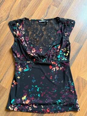 Slimpact Black Floral Sleeveless Lace Trim Top